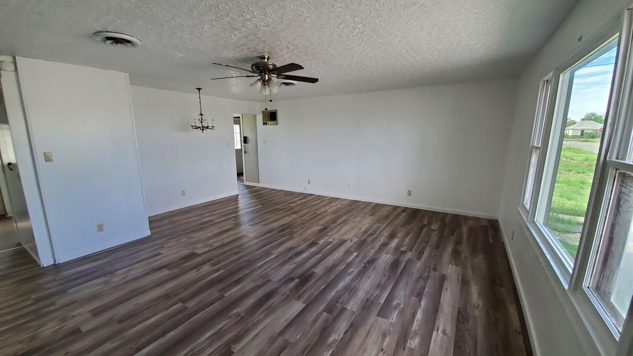 623 Aspen St #NA - Photo 2 of 10