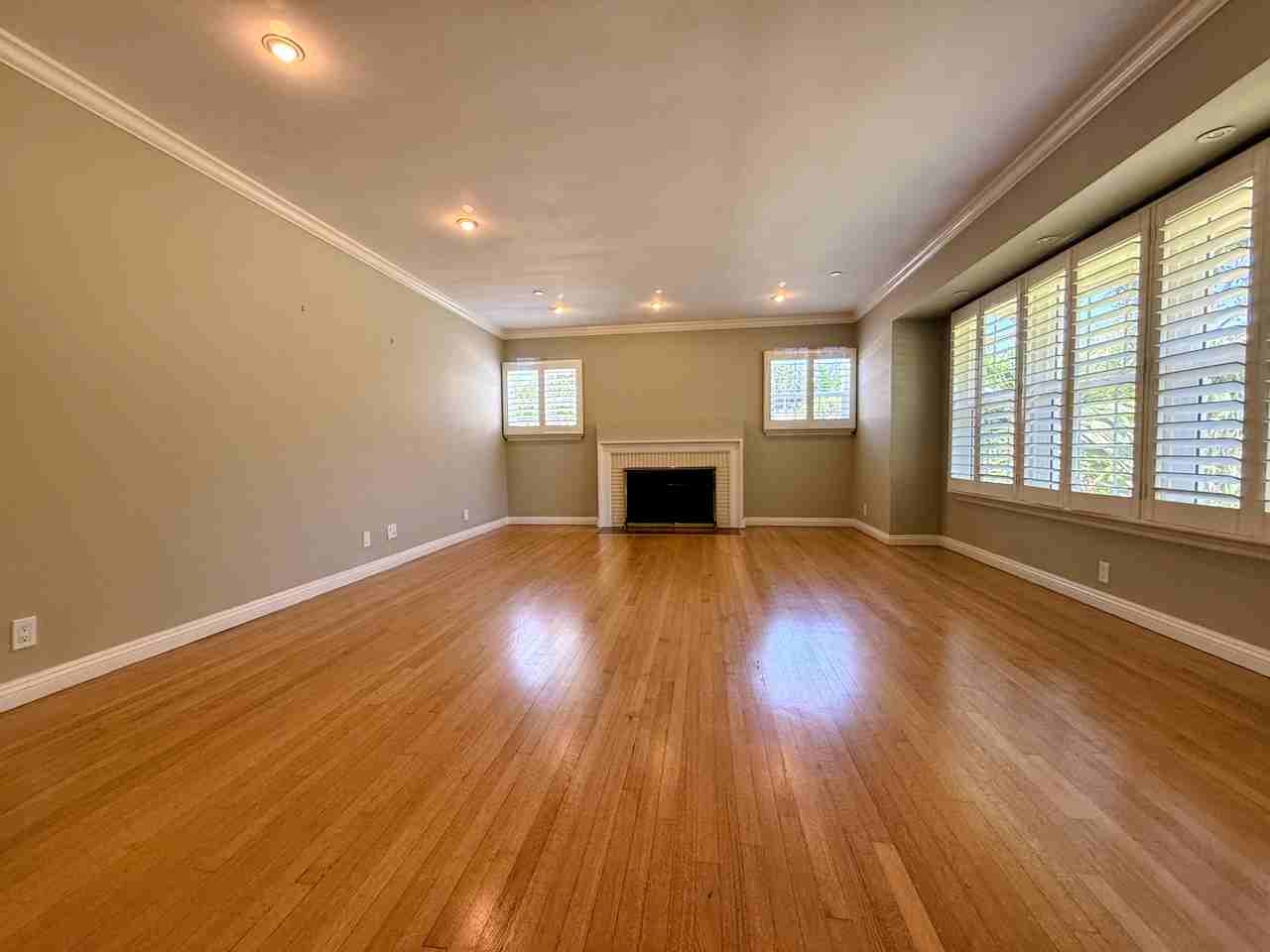 1162 Panorama Dr #NA - Photo 2 of 20