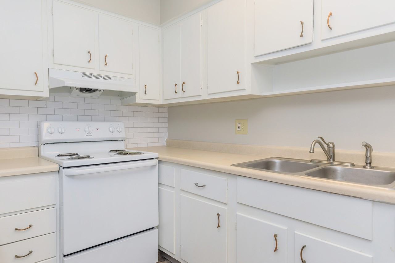 5976 Radnor Rd #2 - Photo 3 of 9