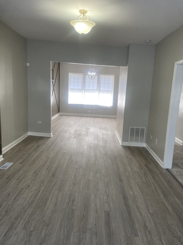 7938 S Loomis Blvd #NA - Photo 3 of 12