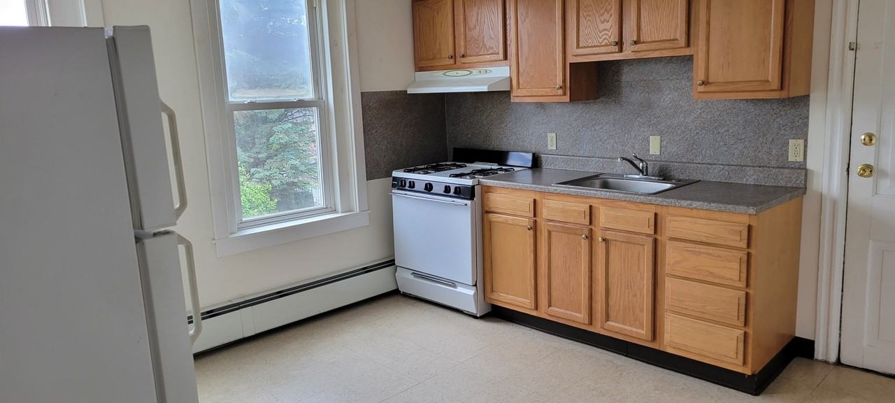 19 Bachman St #3rdFL - Photo 2 of 6