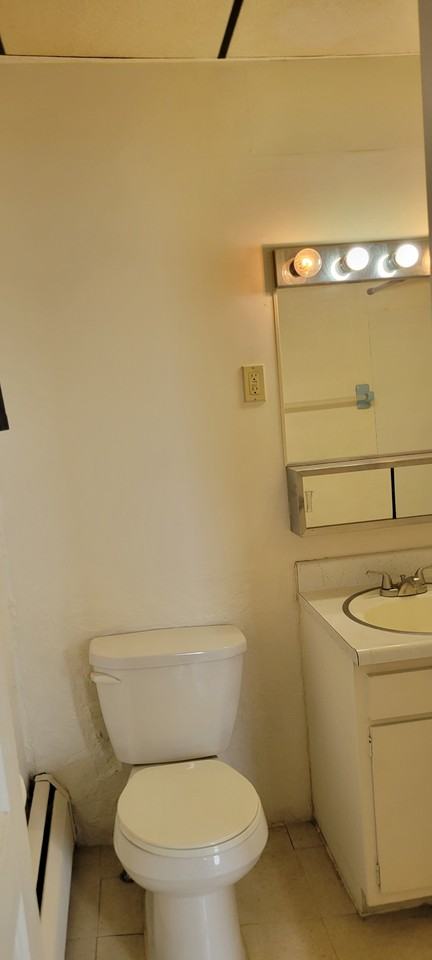 19 Bachman St #3rdFL - Photo 4 of 6