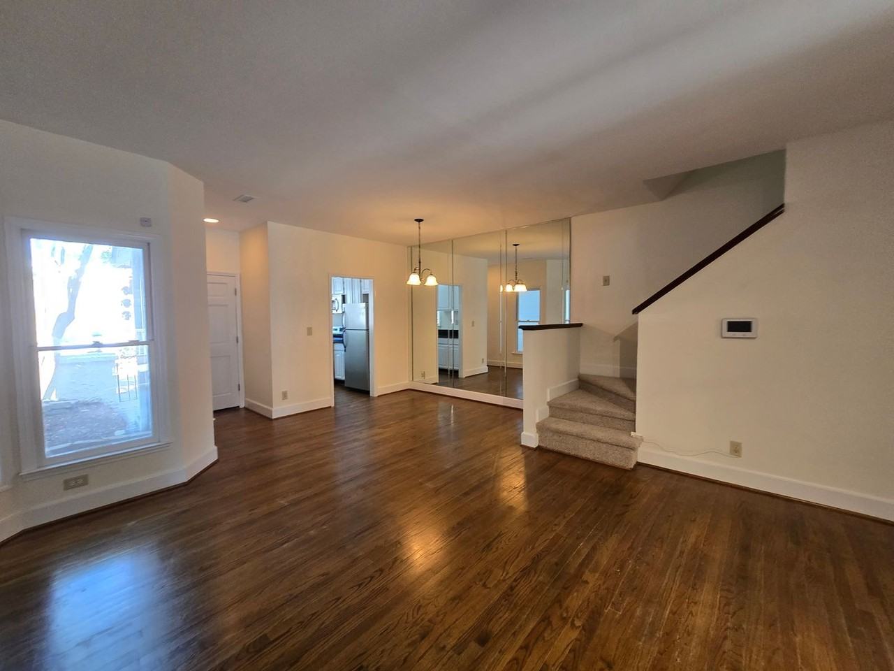 733 Victorian Pl - Photo 3 of 21