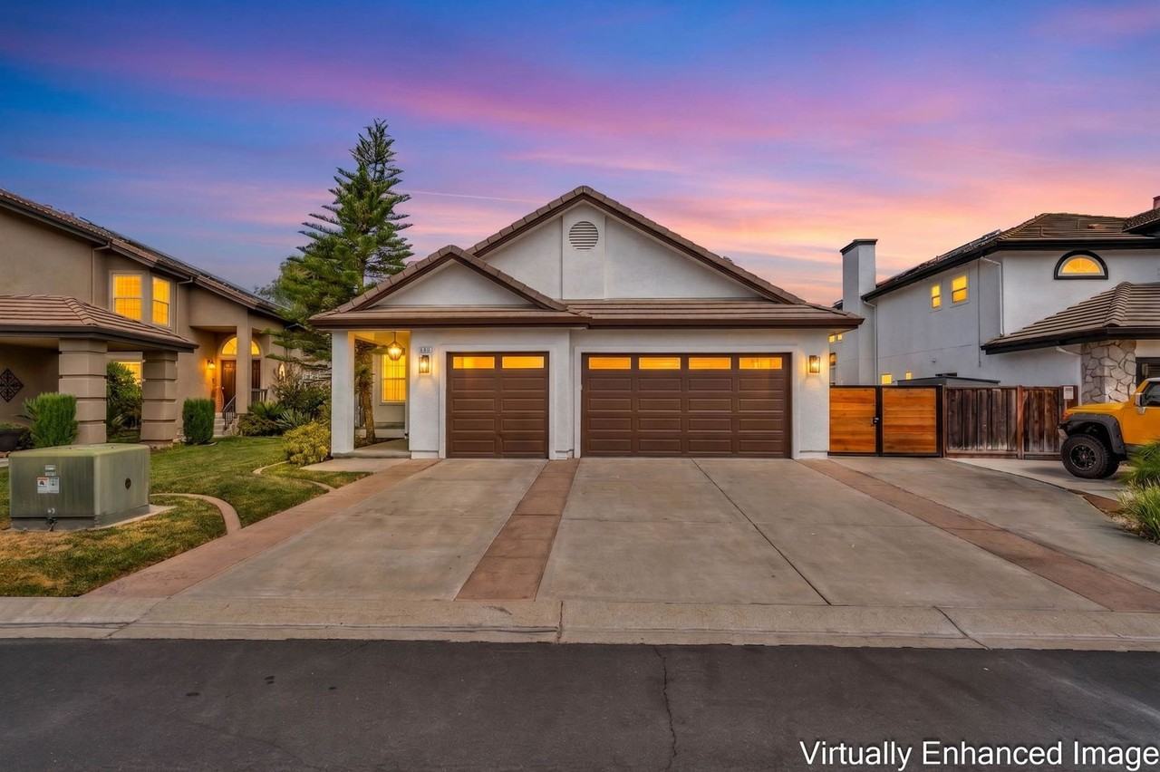 2317 Wayfarer Dr