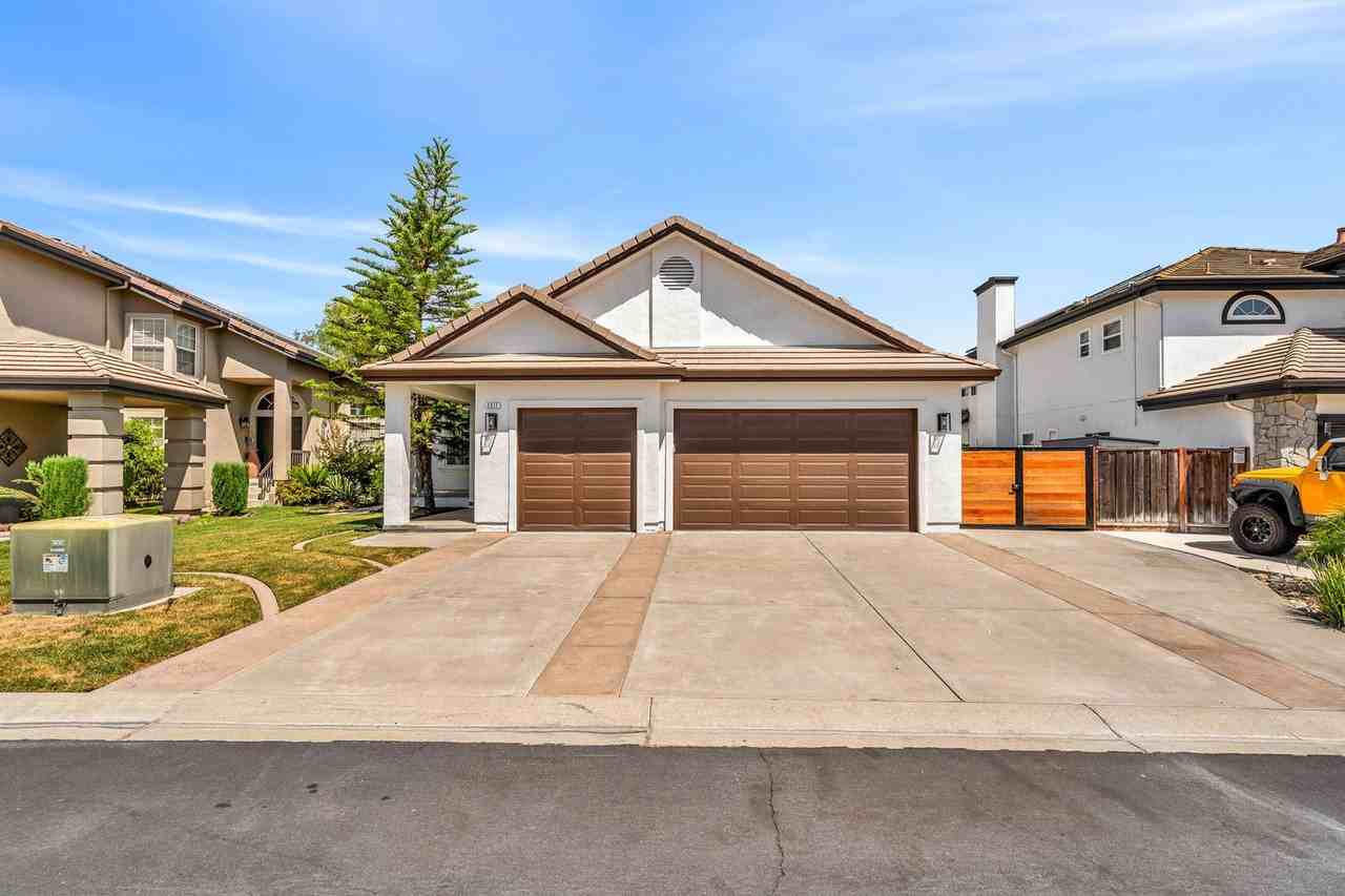 2317 Wayfarer Dr - Photo 2 of 50