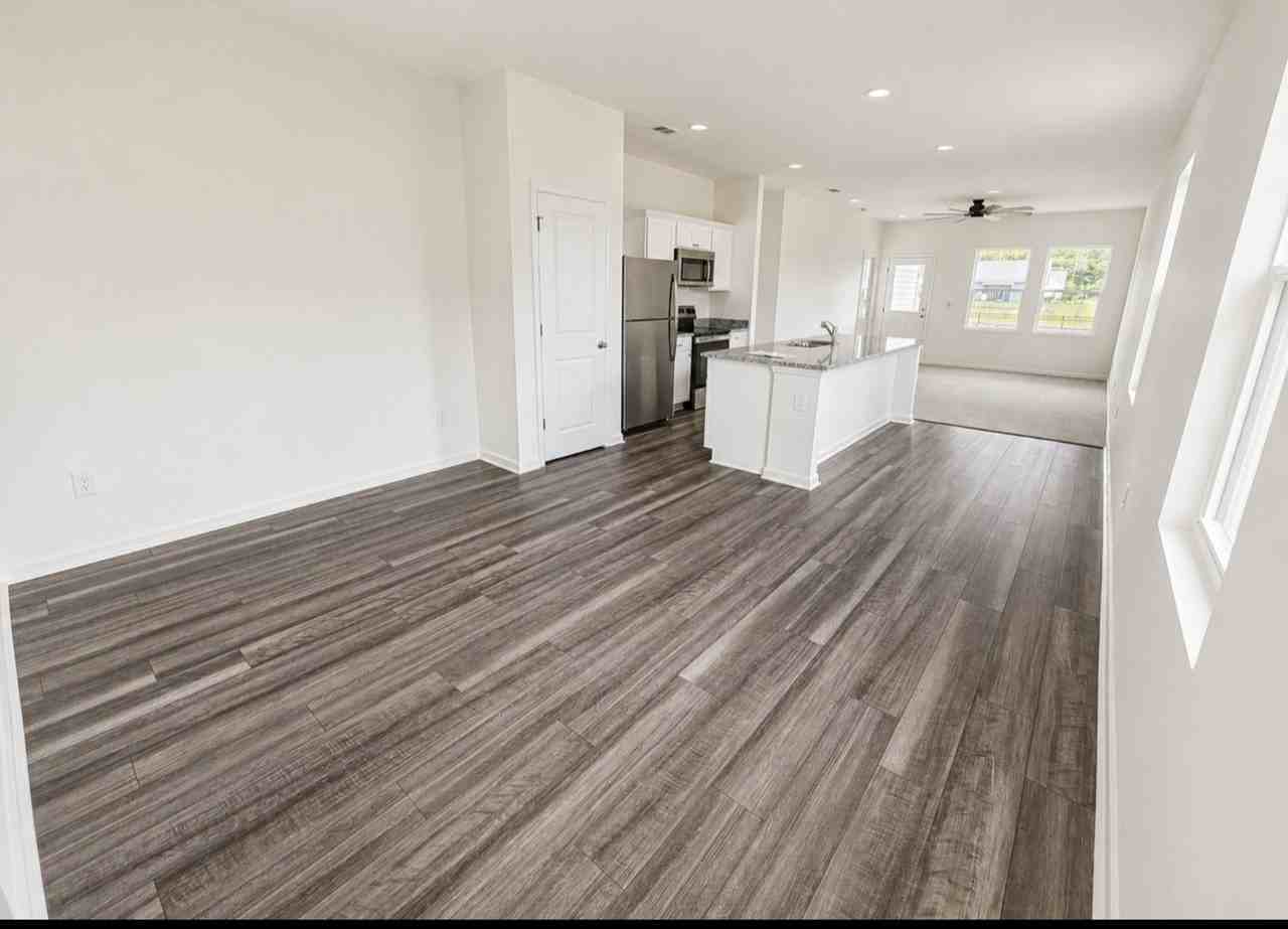 423 Castillo Dr - Photo 3 of 27
