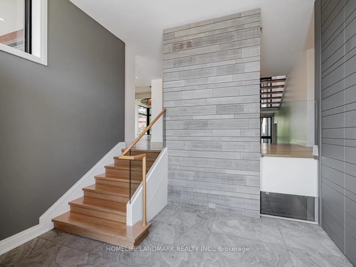 4 Royal Oak Drive - Photo 2 of 18