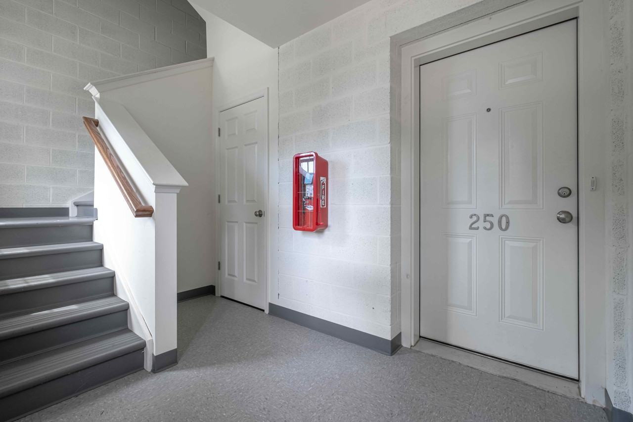 250 Oakridge Dr - Photo 2 of 12
