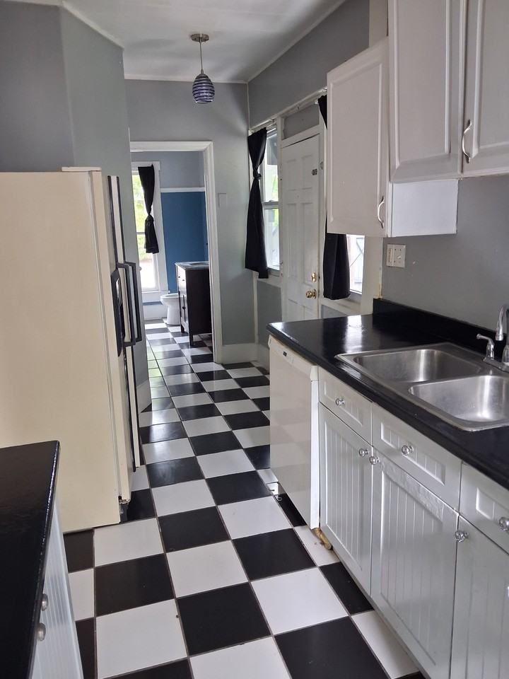 311 Pennsylvania Ave #NA - Photo 5 of 15