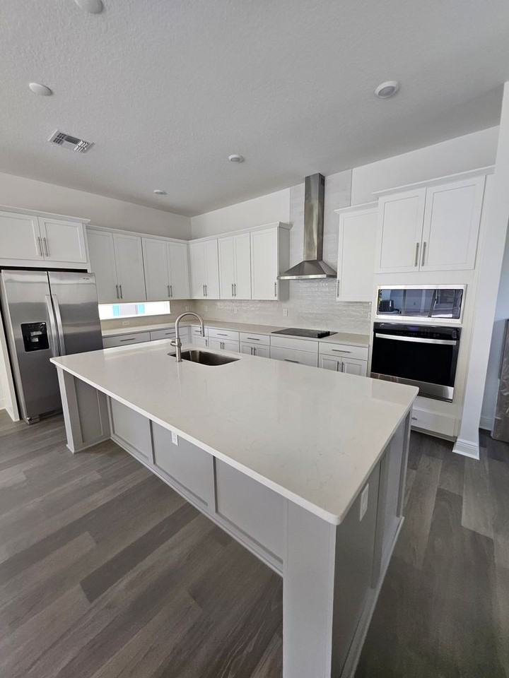 10172 Pearson Ave - Photo 7 of 36