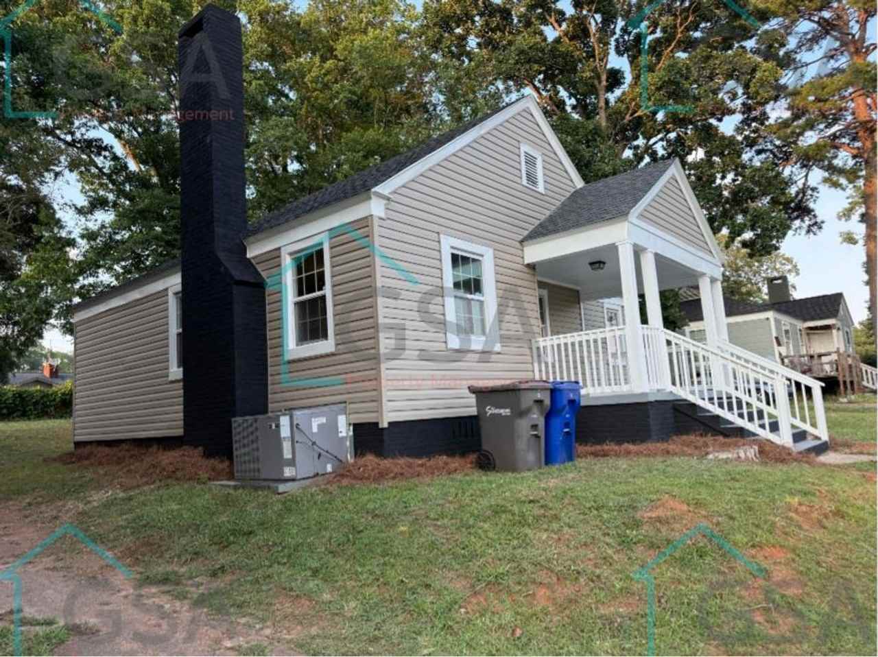 694 Saxon Ave - Photo 2 of 24