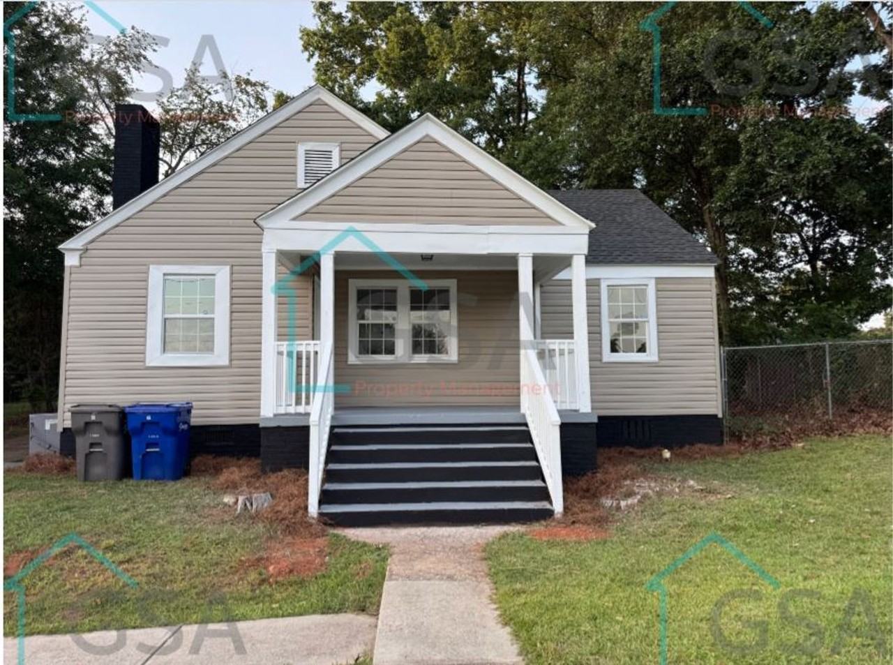 694 Saxon Ave - Photo 3 of 24