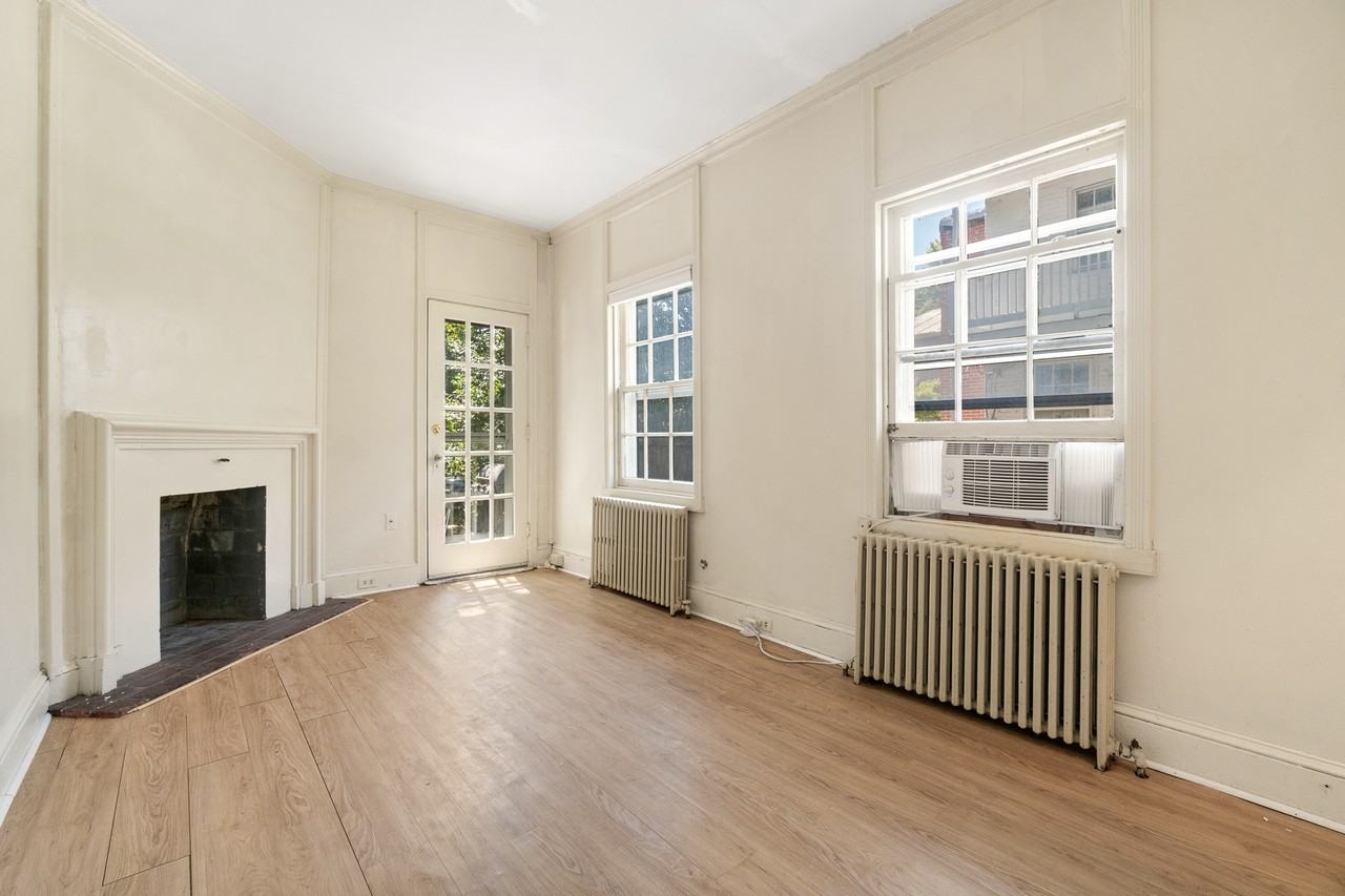206 E 3rd St #A - Photo 6 of 26