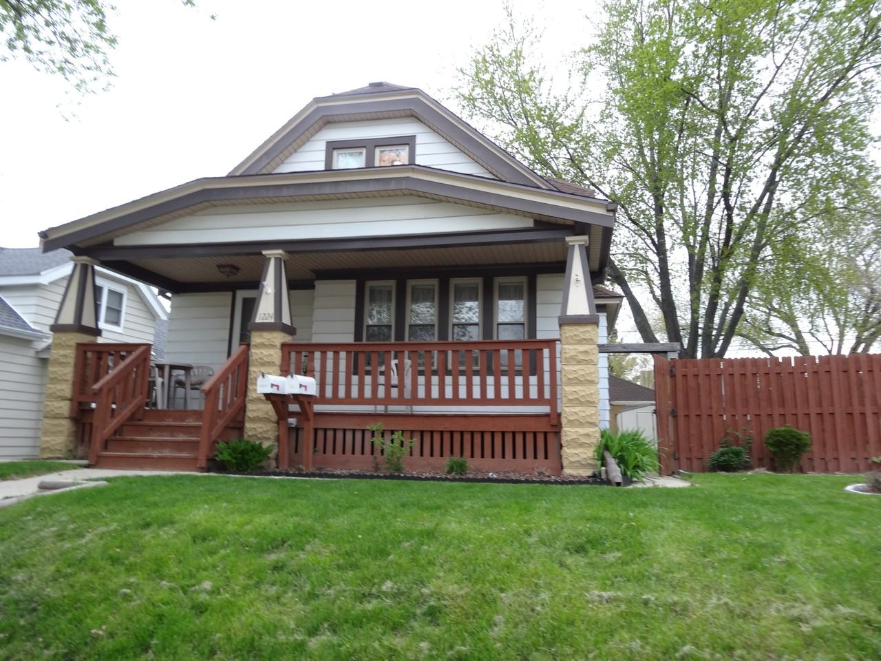 1224 Marion Ave - Photo 2 of 27