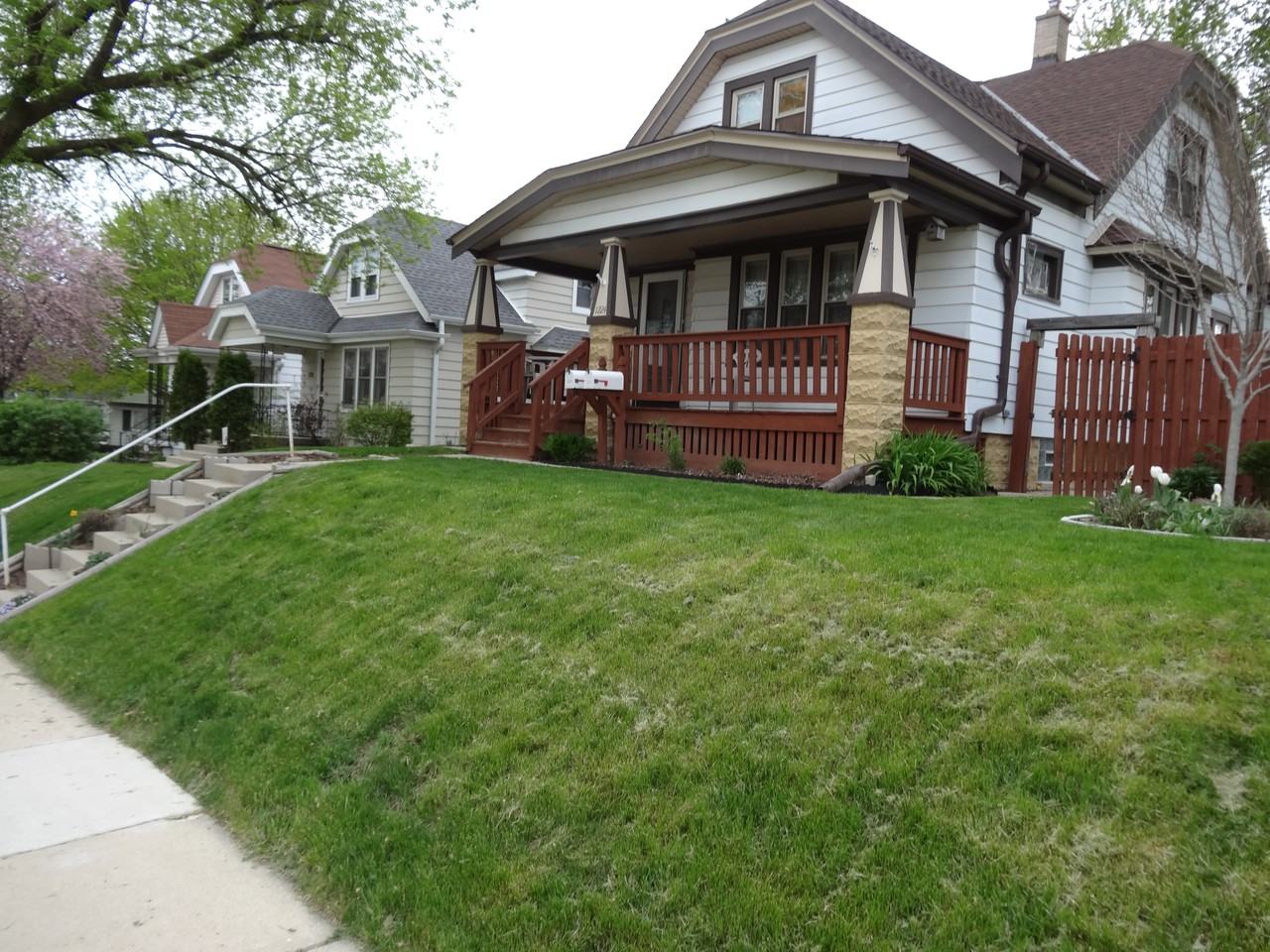 1224 Marion Ave - Photo 3 of 27