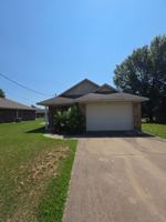 featured image of 915 S Oswego Ave