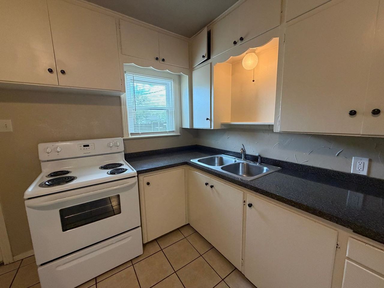 2706 37th St - Photo 6 of 20