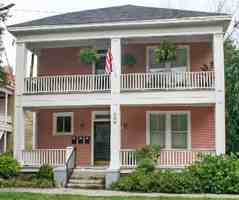 featured image of 206 3rd St
