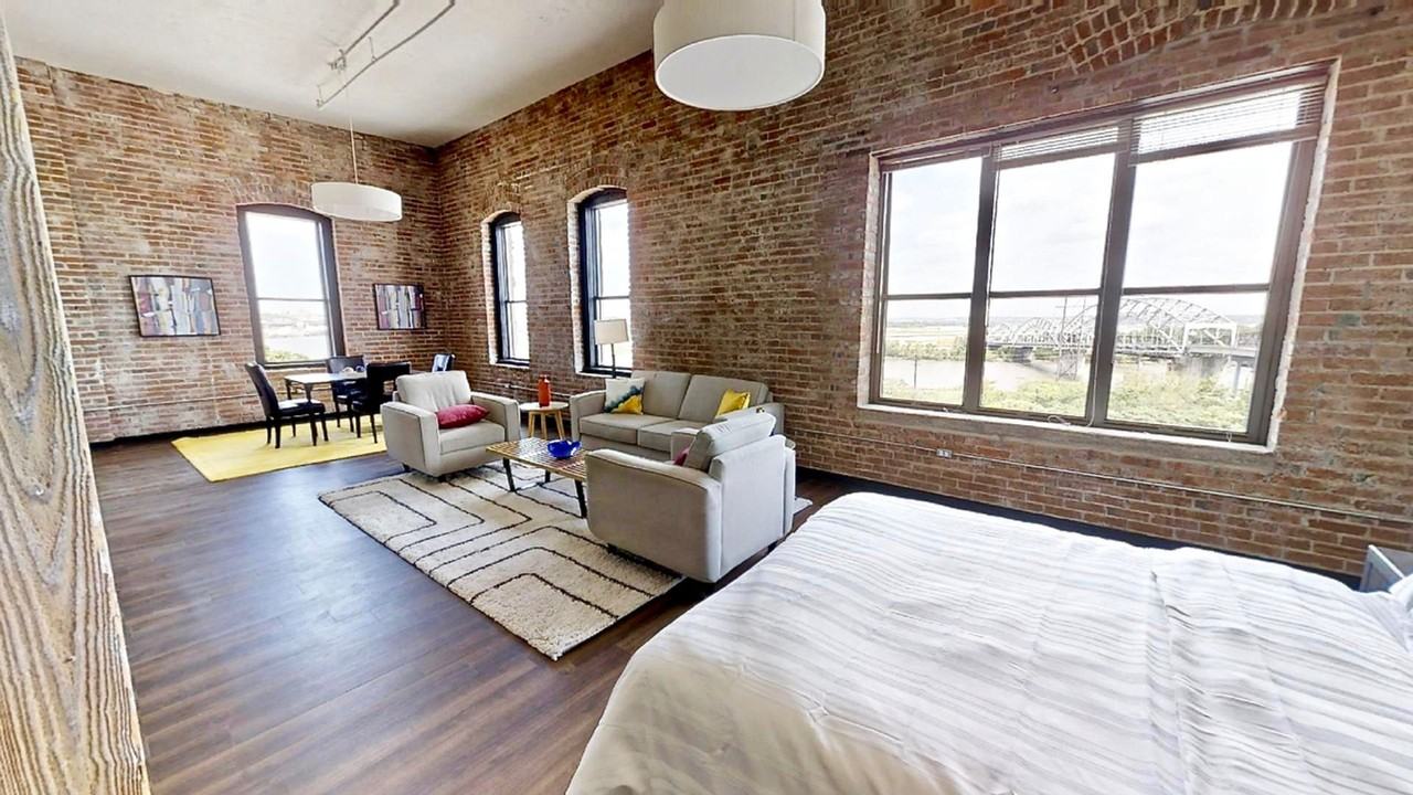 Landmark Lofts Apartments - Photo 4 of 42