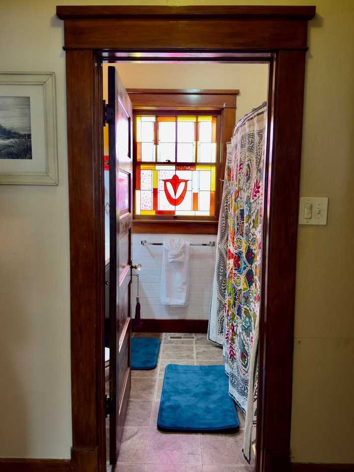 930 N 31st St - Photo 2 of 10