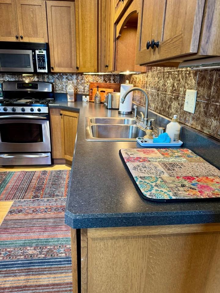 930 N 31st St - Photo 5 of 10