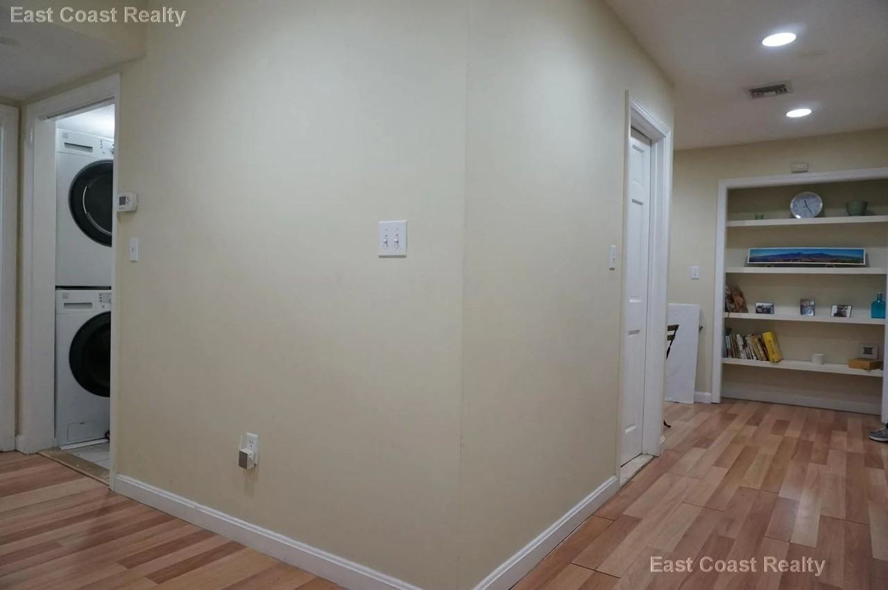 19A Braemore Rd - Photo 2 of 8