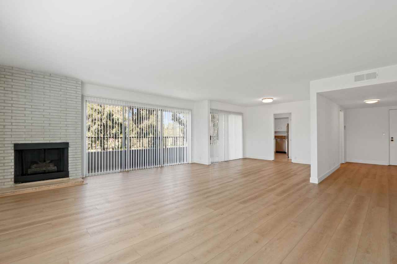 12258 Montana Ave - Photo 2 of 3