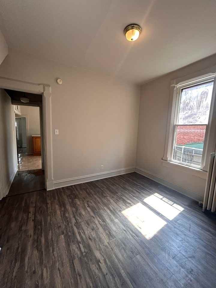 601 W Wayne St - Photo 2 of 12