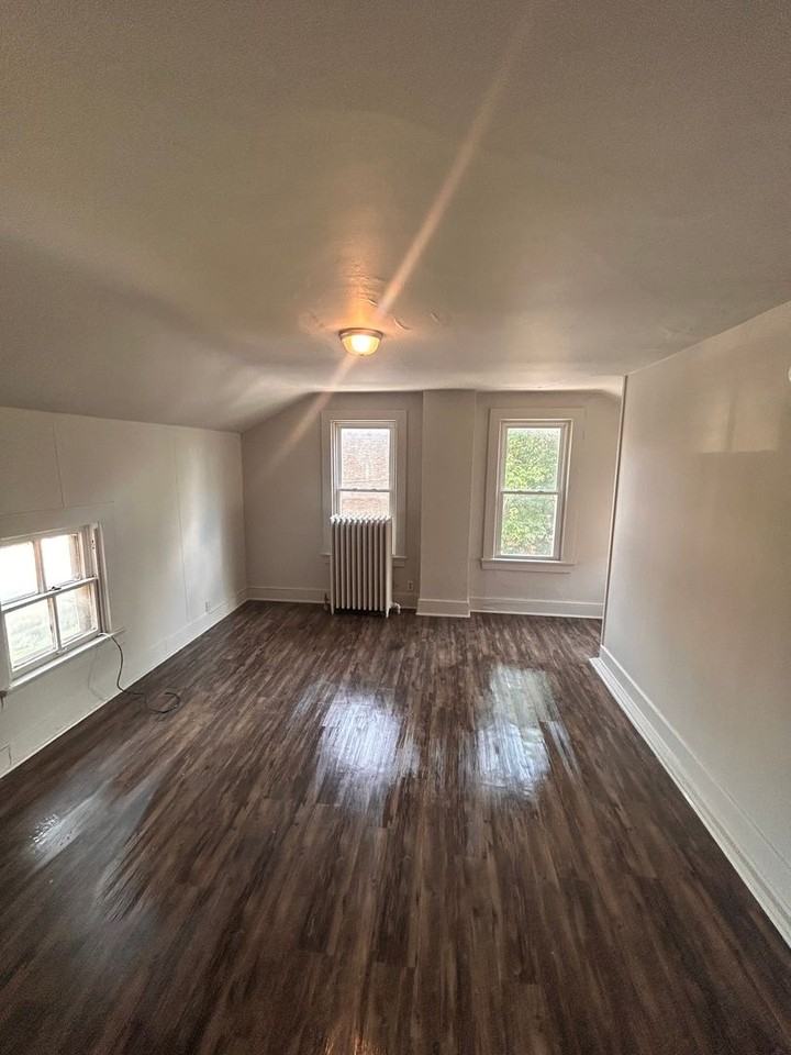601 W Wayne St - Photo 4 of 12