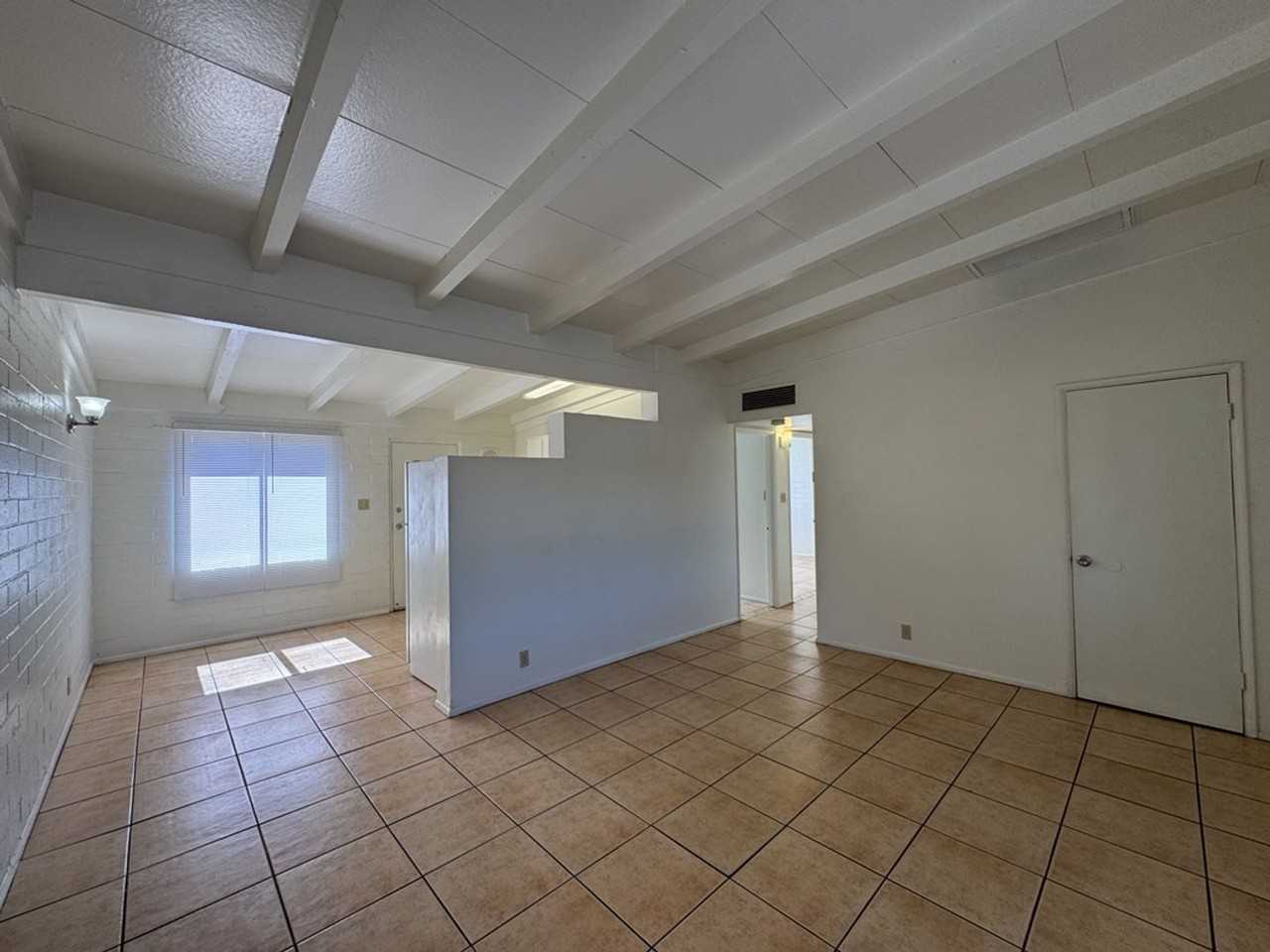 1800 E Fry Blvd #18 - Photo 2 of 12