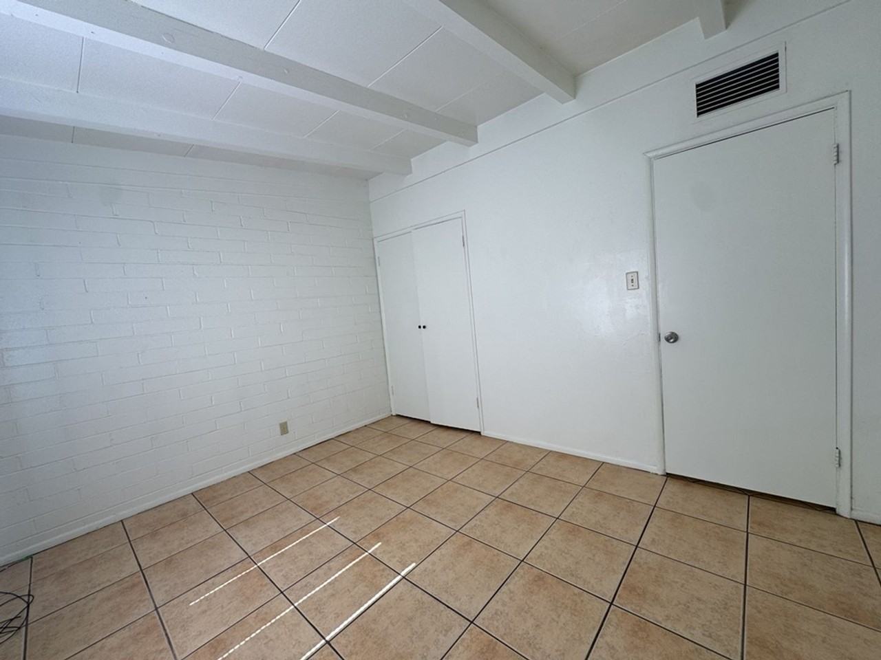 1800 E Fry Blvd #18 - Photo 5 of 12