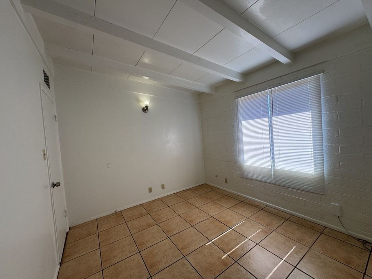 1800 E Fry Blvd #18 - Photo 6 of 12