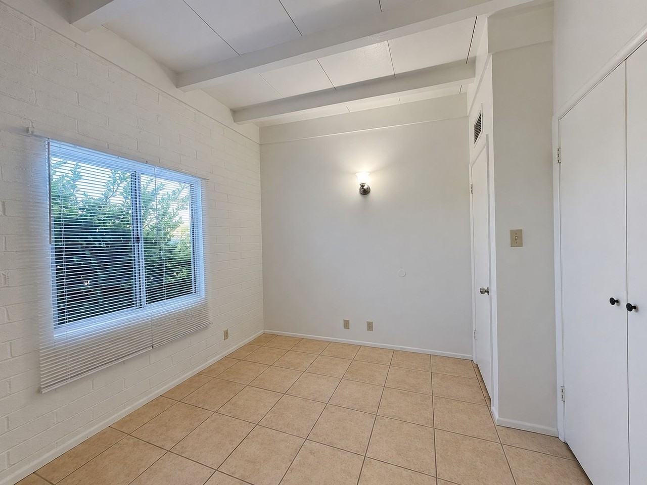 1800 E Fry Blvd #18 - Photo 7 of 12
