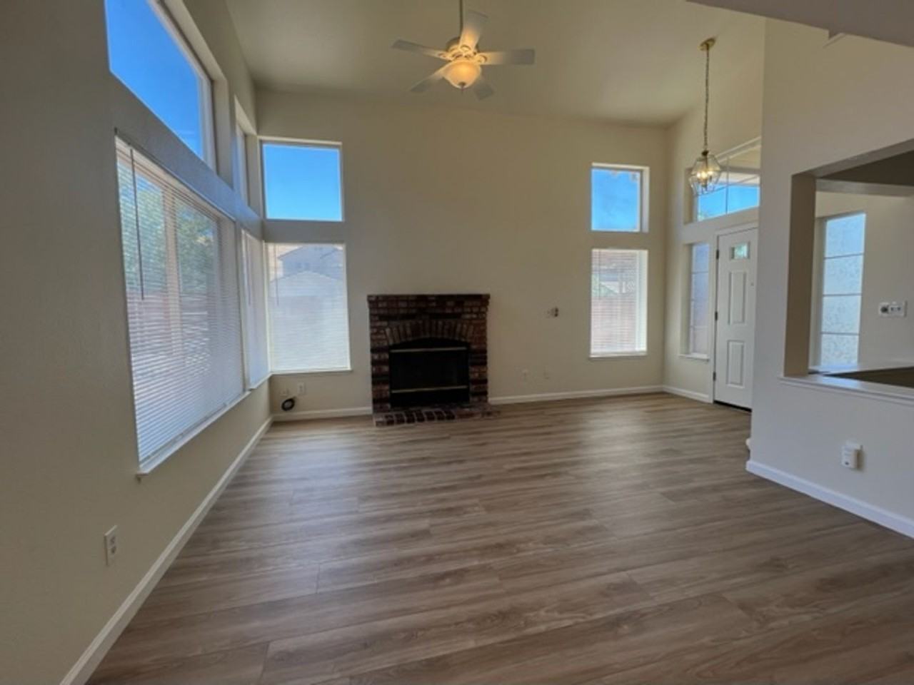 4200 Buckskin Dr - Photo 3 of 25