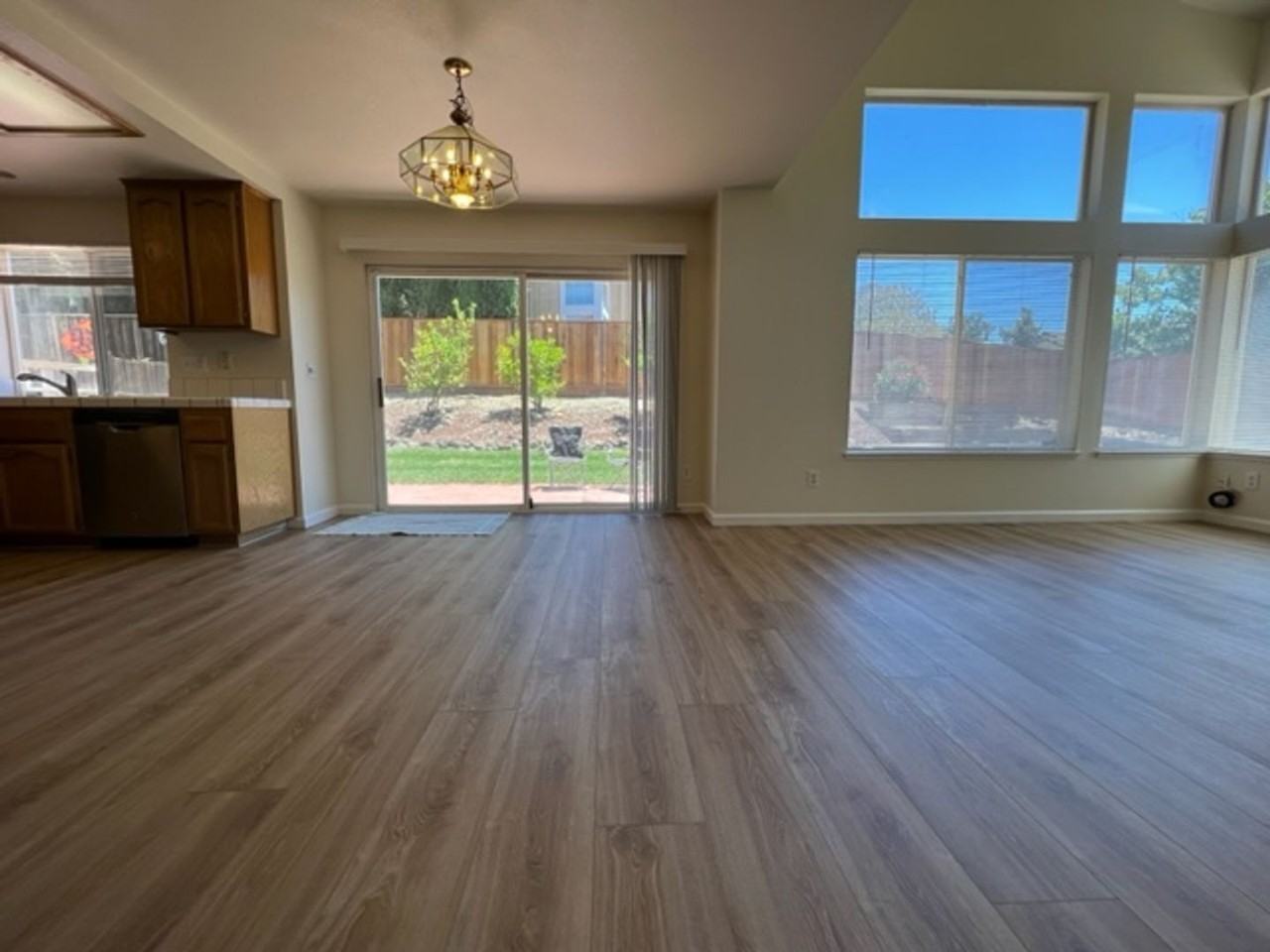 4200 Buckskin Dr - Photo 5 of 25