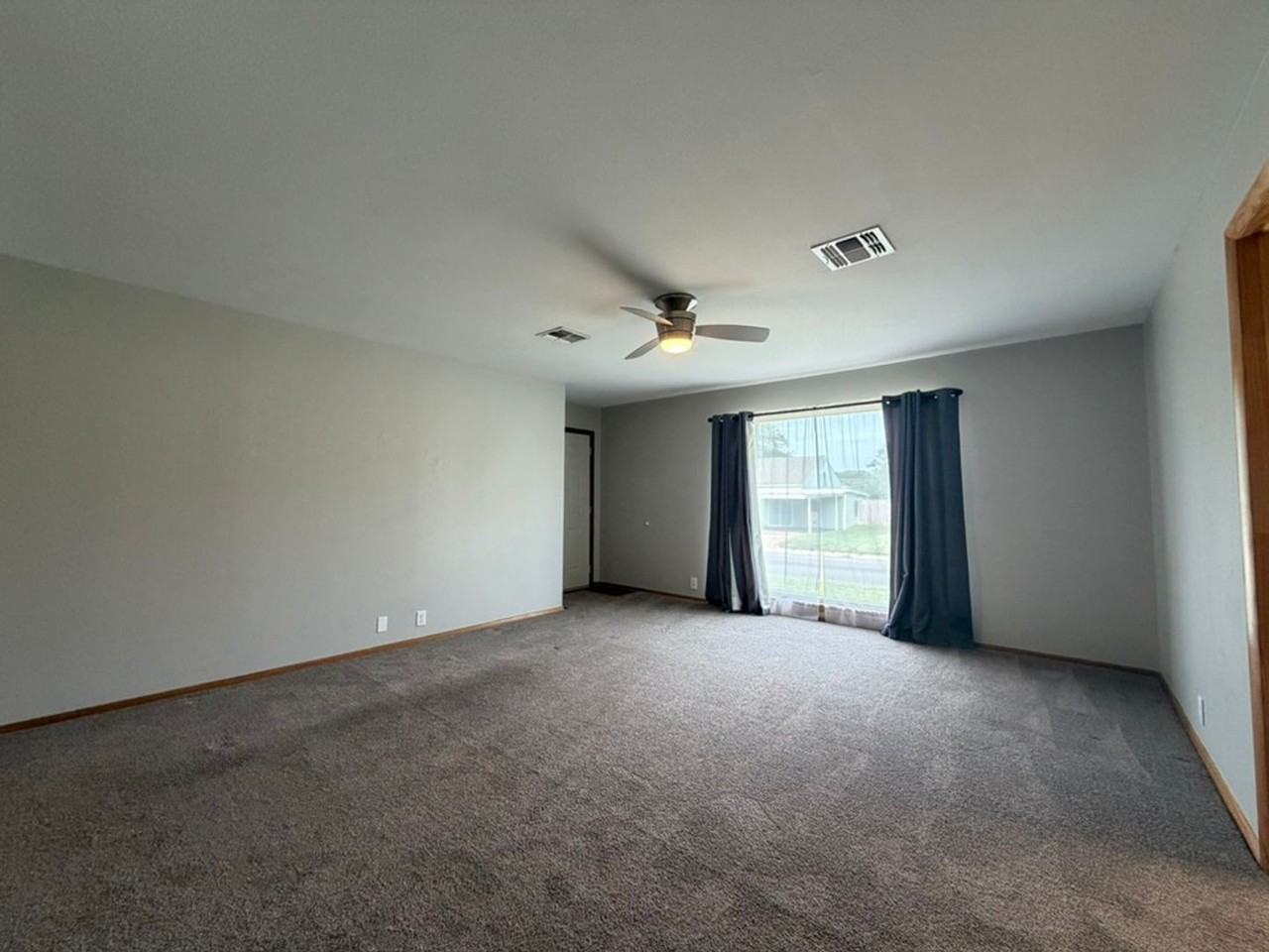 422 N Kansas St - Photo 2 of 7