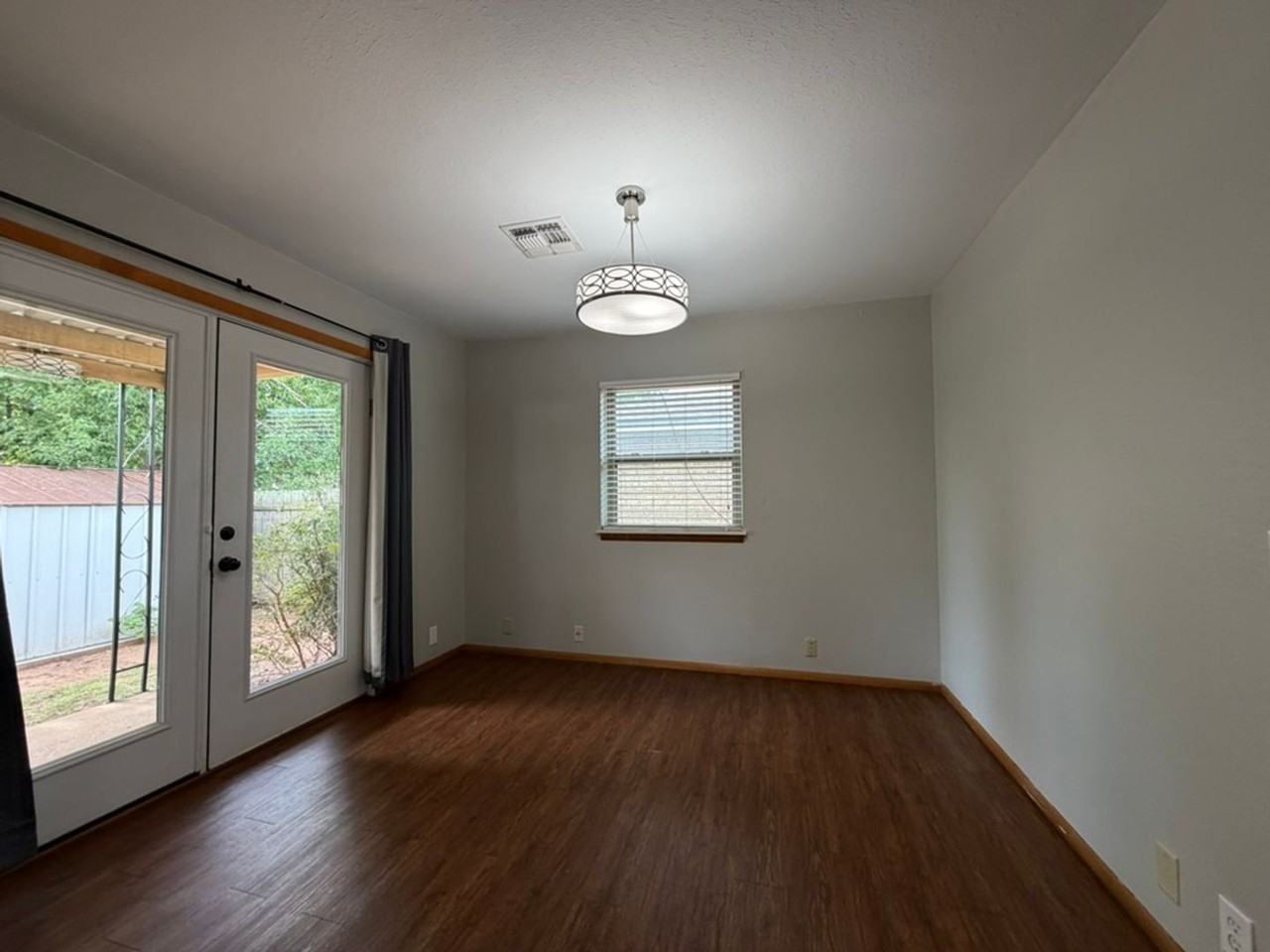 422 N Kansas St - Photo 3 of 7