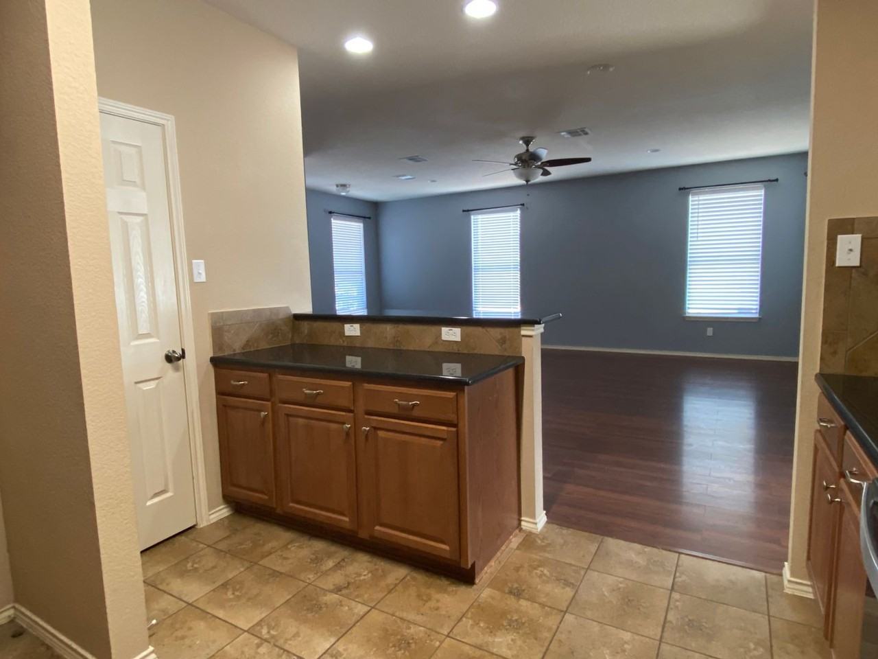 1501 Big Thicket Dr - Photo 5 of 26