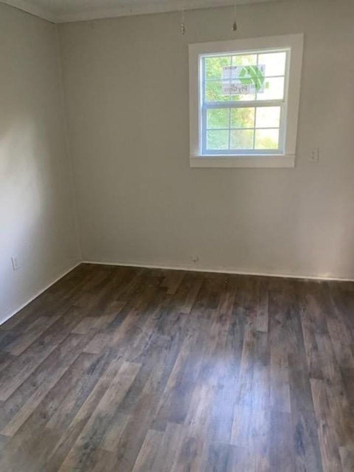 209 Sonny St - Photo 2 of 8