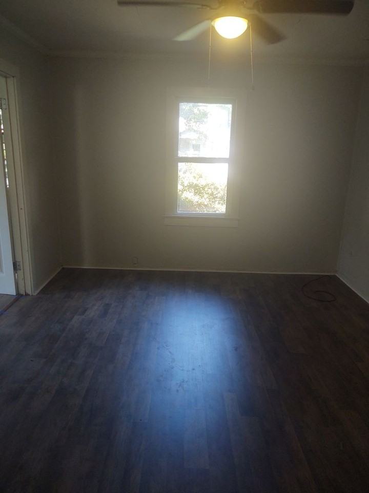 209 Sonny St - Photo 7 of 8