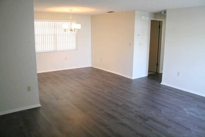 7751 Lorne St - Photo 2 of 18