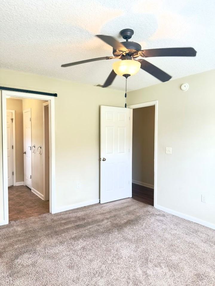 138 Hamilton Dr - Photo 7 of 18