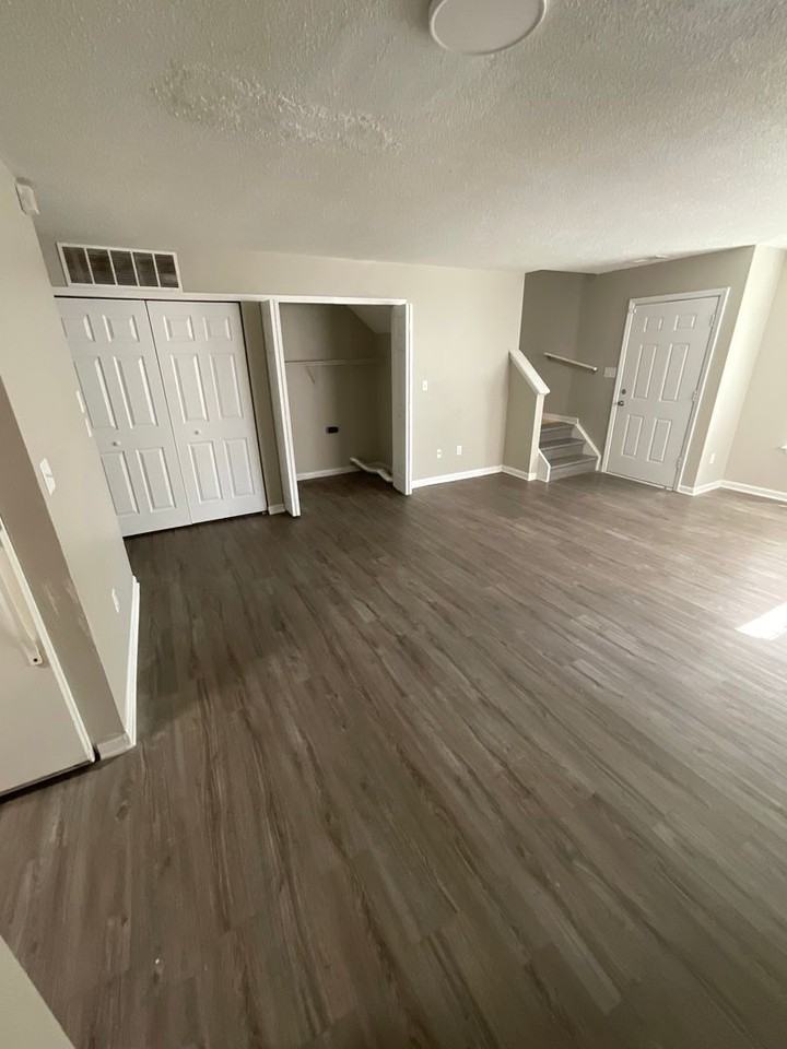 854 Eugene St - Photo 3 of 19
