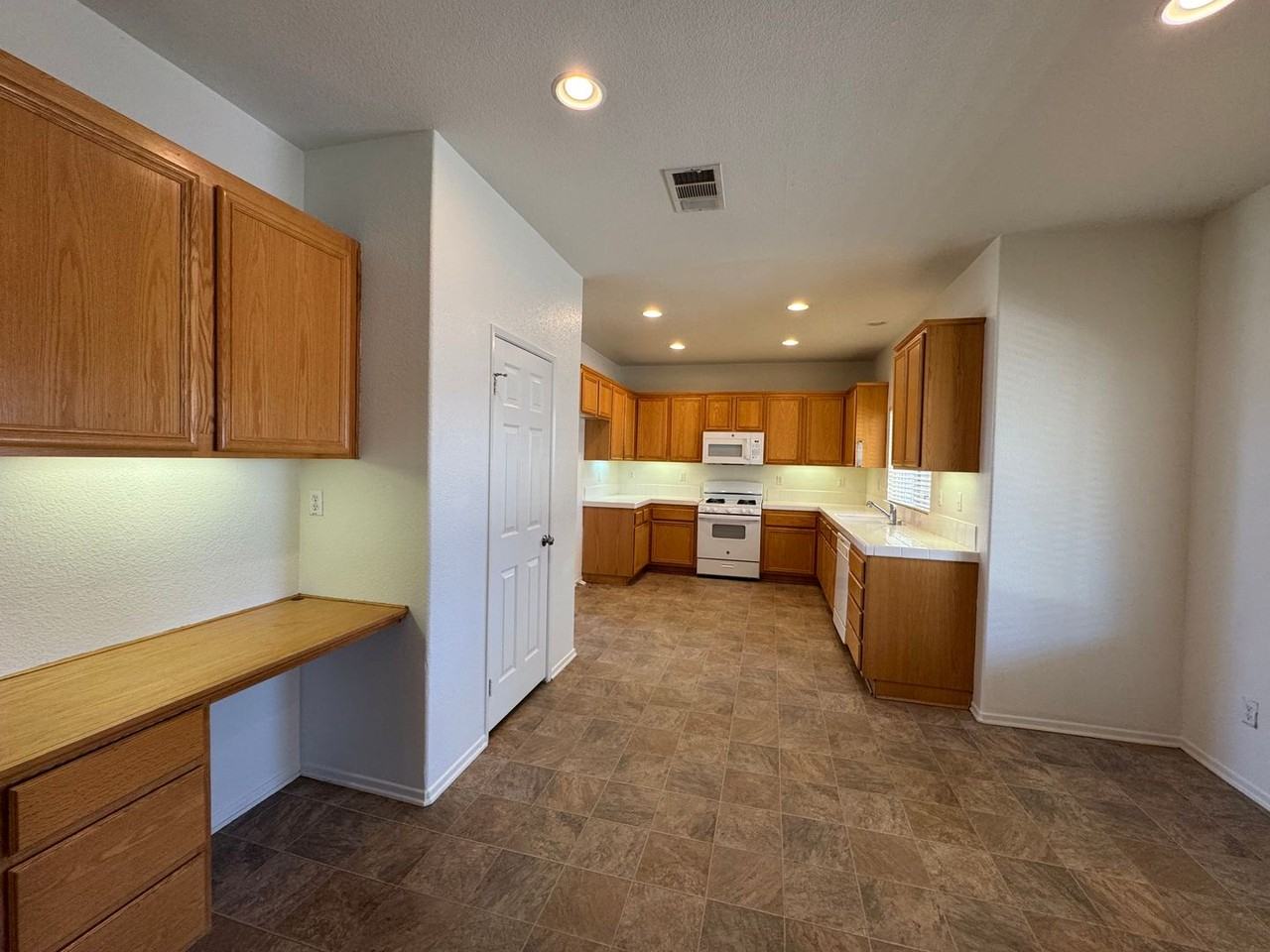 12268 Chacoma Way - Photo 6 of 19