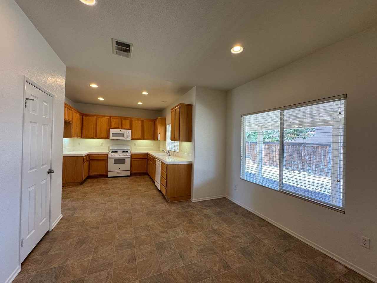 12268 Chacoma Way - Photo 7 of 19