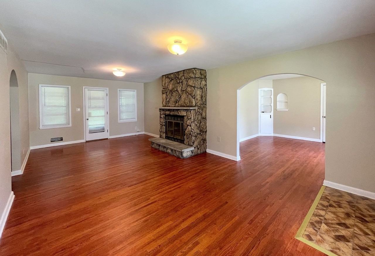 3412 W 9th St N - Photo 2 of 17