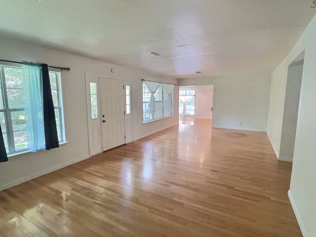 6509 Shore Dr - Photo 5 of 29