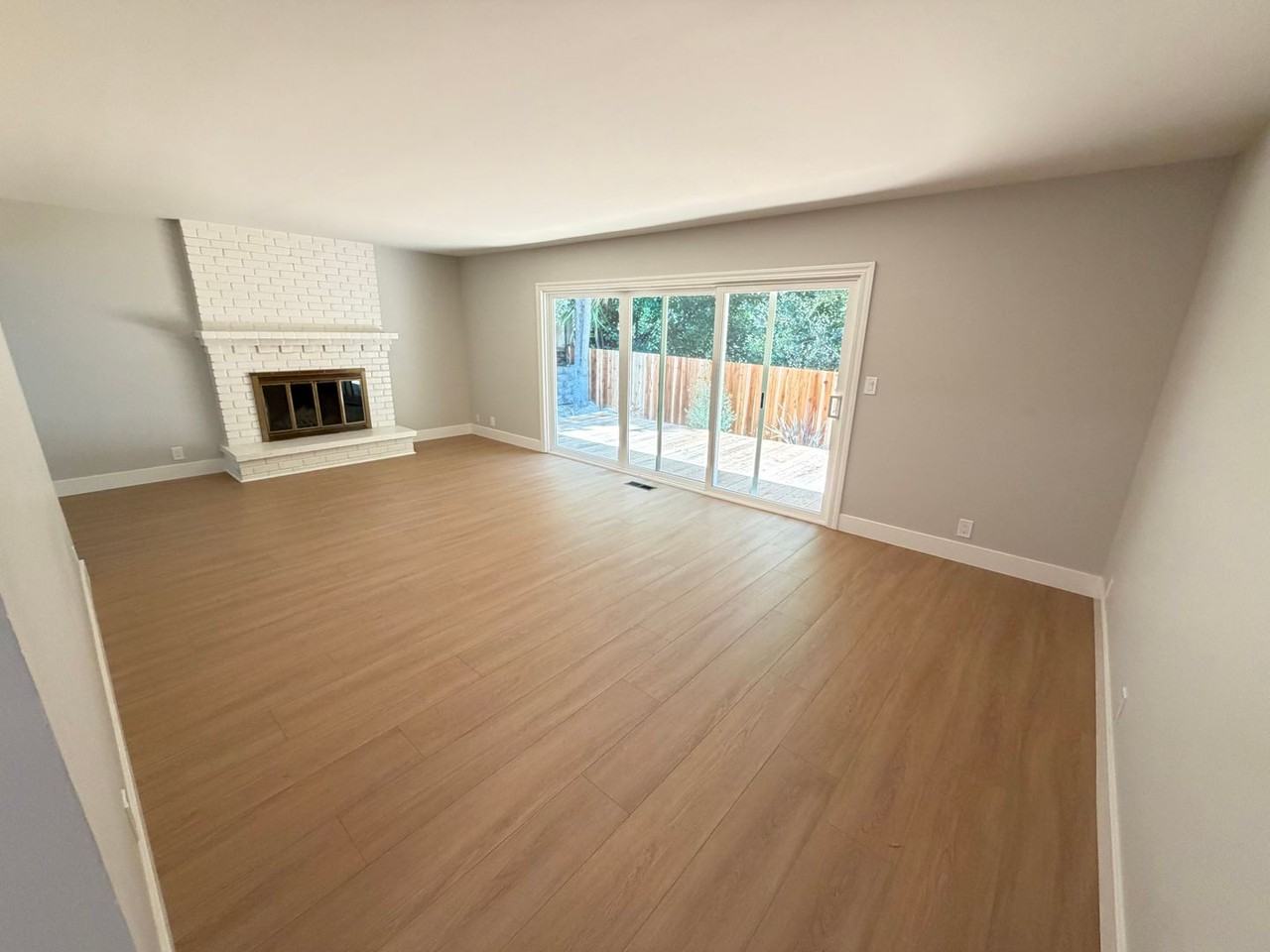 2083 Donald Dr - Photo 2 of 12