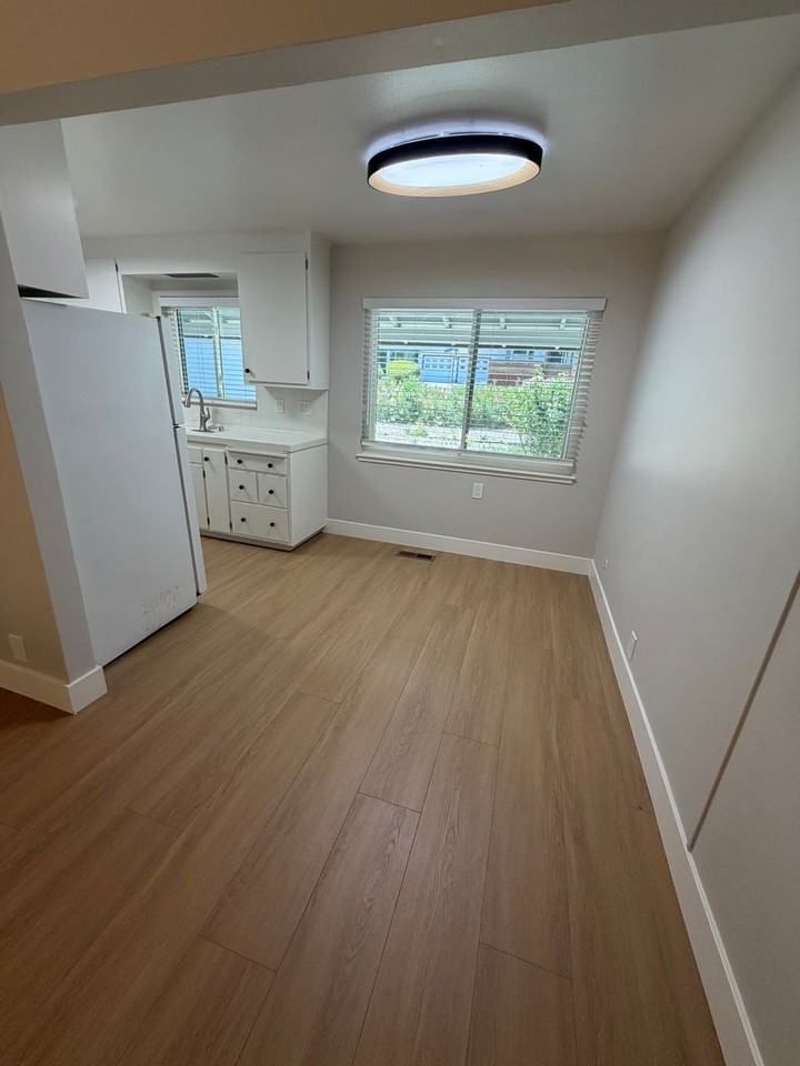2083 Donald Dr - Photo 4 of 12