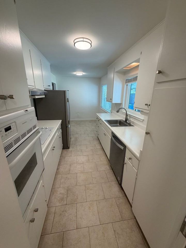 2087 Donald Dr - Photo 2 of 13